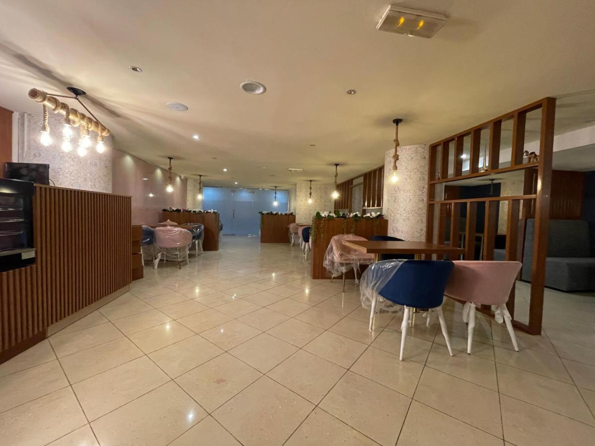 Mount Sina Hotel By Aura Dubai Exterior photo